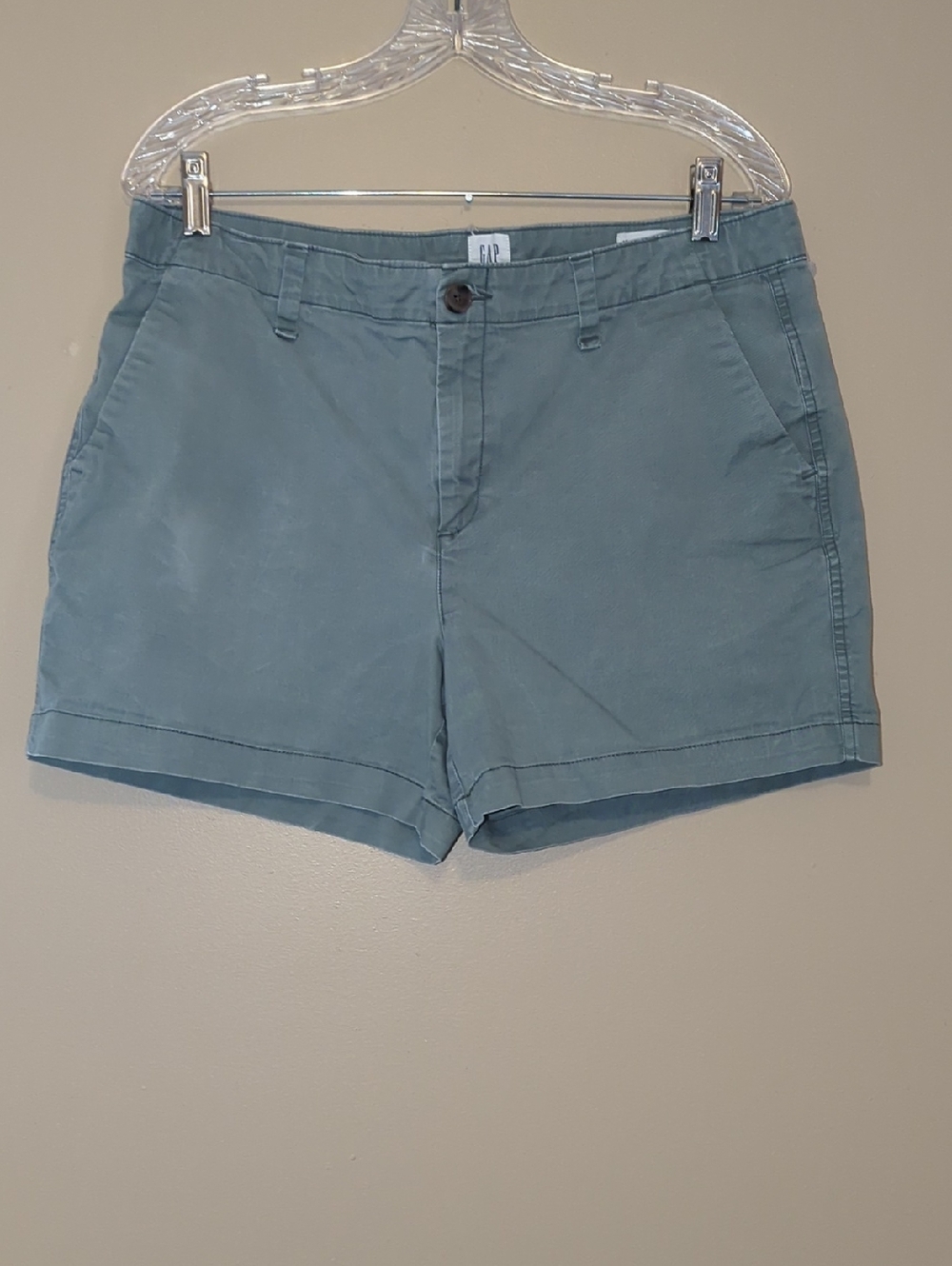 GAP Women's City Shorts in Muted Olive Green